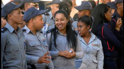 Jóvenes de la policía
