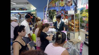 Los clientes pueden  tomar fotos en las tiendas