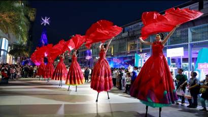 Tailandia se vistió de bailes tradicionales