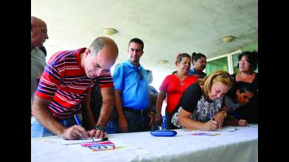 Una firma por la paz  y la solidaridad