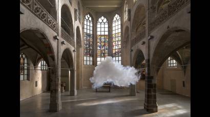Berndnaut Smilde, creador de nubes artísticas
