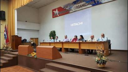 Presidente cubano Díaz-Canel en el balance de trabajo del ICRT