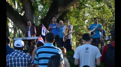 Moncada junto a la UJC y la OPJM