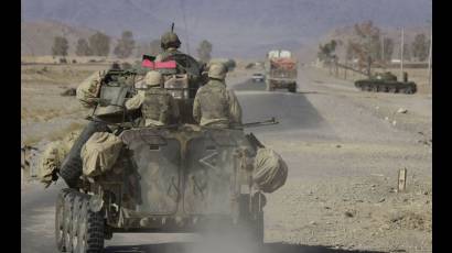Soldados estadounidenses en las inmediaciones del aeropuerto de Kandahar Afganistán 