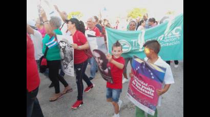 Miles de avileños se concentraron desde horas tempranas de la mañana para participar en el desfile del Primero de Mayo