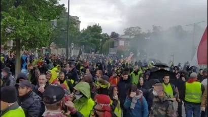 Chalecos amarillos protestan en el Día de los Trabajadores. 