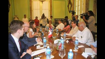 Encuentro de Bruno Rodríguez con Ministra de Relaciones Exteriores de Canadá