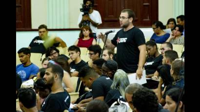 En la histórica Universidad de La Habana, símbolo de rebeldía nacional, se realiza el balance de la UJC como parte del proceso orgánico del 11no. Congreso de la organización juvenil