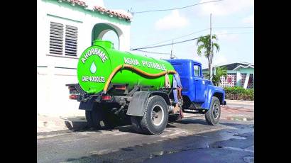 Distribución de agua por pipas