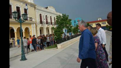 El Presidente cubano recorrió varias obras remozadas en Bayamo por el Día de la Rebeldía Nacional