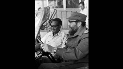 Fidel y Agostinho Neto en la Isla de la Juventud, en 1976. Foto: Liborio Noval