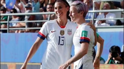 Alex Morgan y Megan Rapinoe 