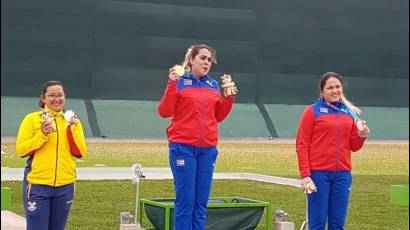 Laina Pérez oro en tiro femenino