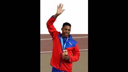 Juan Miguel celebra el oro 