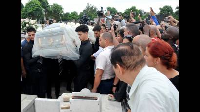 Alicia Alonso fue inhumada en la bóbeda familiar en la Necrópolis de Colón.