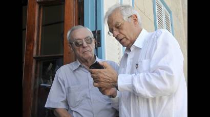 El Doctor Eusebio Leal Spengler salió a recibir en plena Plaza de Armas al canciller Josep Borrell