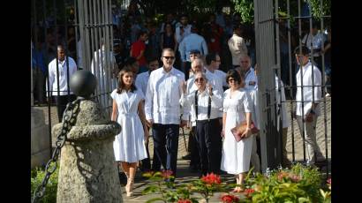 Reyes de España recorren junto a Eusebio Casco histórico de la ciudad