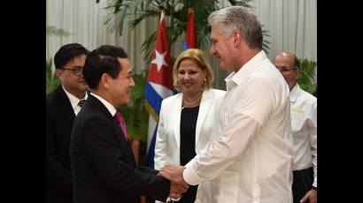 Recibió Díaz-Canel al  canciller de Laos