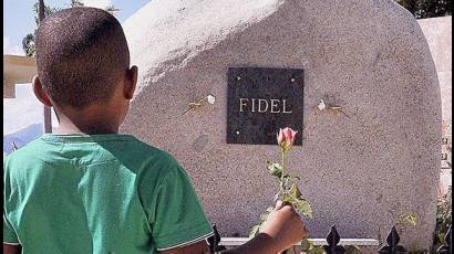 Monolito que guarda los restos de Fidel Castro Ruz