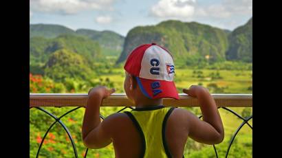 La Cuba de todos los tiempos siempre ha estado definida por la mirada de quienes la habitan, la admiran, la sueñan