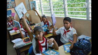 El Ministerio de Educación se ha reorganizado para terminar el presente curso cuando la situación epidemiológica lo permita.
