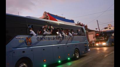 Médicos cubanos arribaron desde Italia