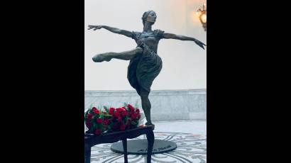 Rosas rojas para Alicia Alonso