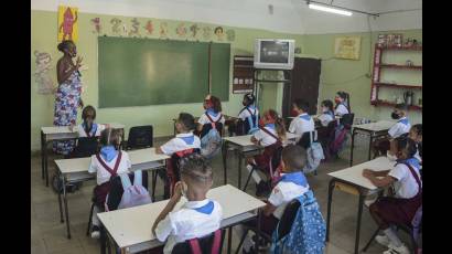 Retoma Cuba curso escolar