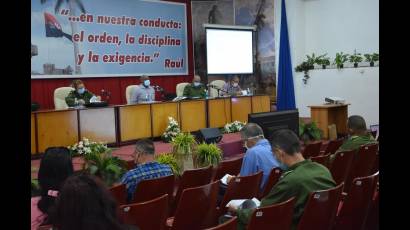 En reunión de trabajo en Villa Clara el Vicepresidente cubano Salvador Valdés Mesa