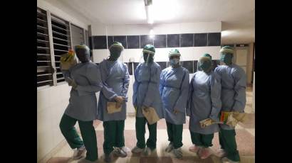 Vestimenta adecuada contra el coronavirus. 