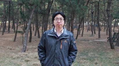 Profesor Qing-He Zhang 