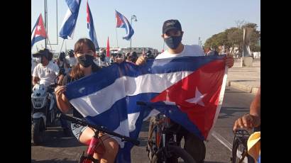 Caravana contra el bloqueo en el litoral habanero