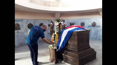 Homenaje de la UJC a José Martí