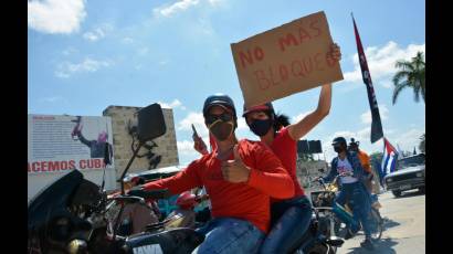 Nuevamente la juventud cubana denuncia la política de bloqueo de EE. UU. al pueblo de Cuba