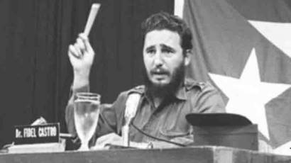 Fidel en uno de los tres encuentros con los intelectuales en la Biblioteca Nacional, en junio de 1961.
