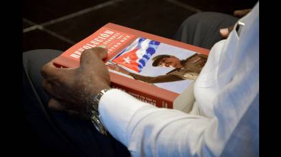 Libro Revolución, la obra más hermosa.