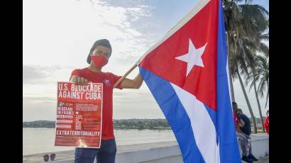 Joven con bandera 