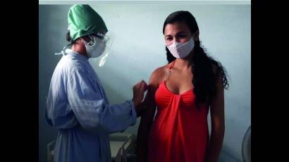 Vacunación de embarazadas y madres que lactan con Abdala
