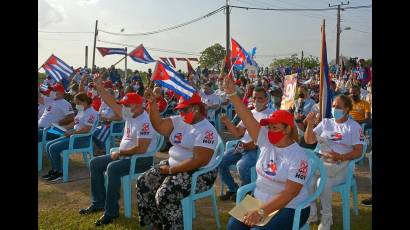 Respaldan pineros proyecto social cubano