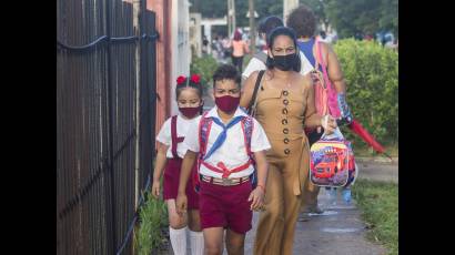 Uniforme escolar en Cuba