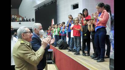 Al cierre de la velada en el Palacio de Convenciones, Raúl comentó su emoción a los niños artistas de La Colmenita. 