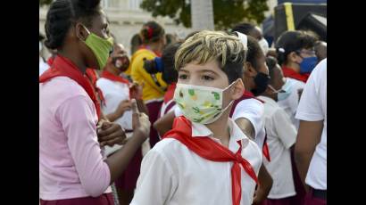 Niños, adolescentes y jóvenes cubanos