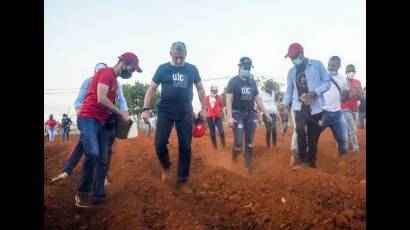  Presidente Díaz-Canel en trabajo productivo