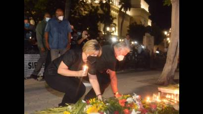 Presidente cubano en vigilia por las víctimas del hotel Saratoga