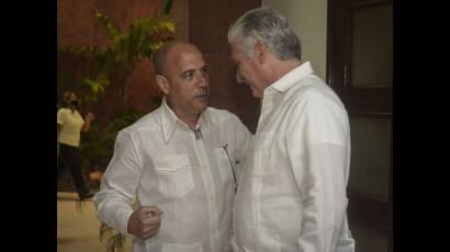 Díaz-Canel le expresó a Carlos Lazo, «una vez más, nuestro agradecimiento, nuestro reconocimiento a toda la labor tuya y de Puentes de Amor.