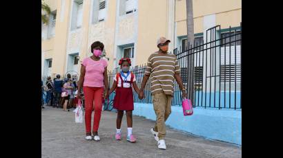 Amor de abuelos: realidad de una familia cubana 