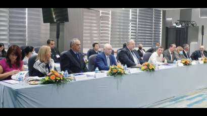 Primer Ministro cubano concluyó visita oficial a Vietnam