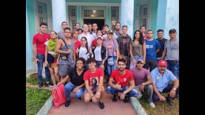Jóvenes de la FEU rumbo a Pinar del Río