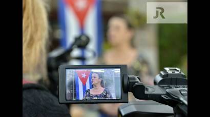Primera Secretaria de la UJC Aylín Álvarez ofrece declaraciones a la prensa.
