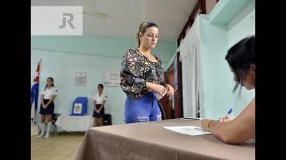 La primera secretaria del Comité Nacional de la Unión de Jóvenes Comunistas (UJC), Aylín Álvarez